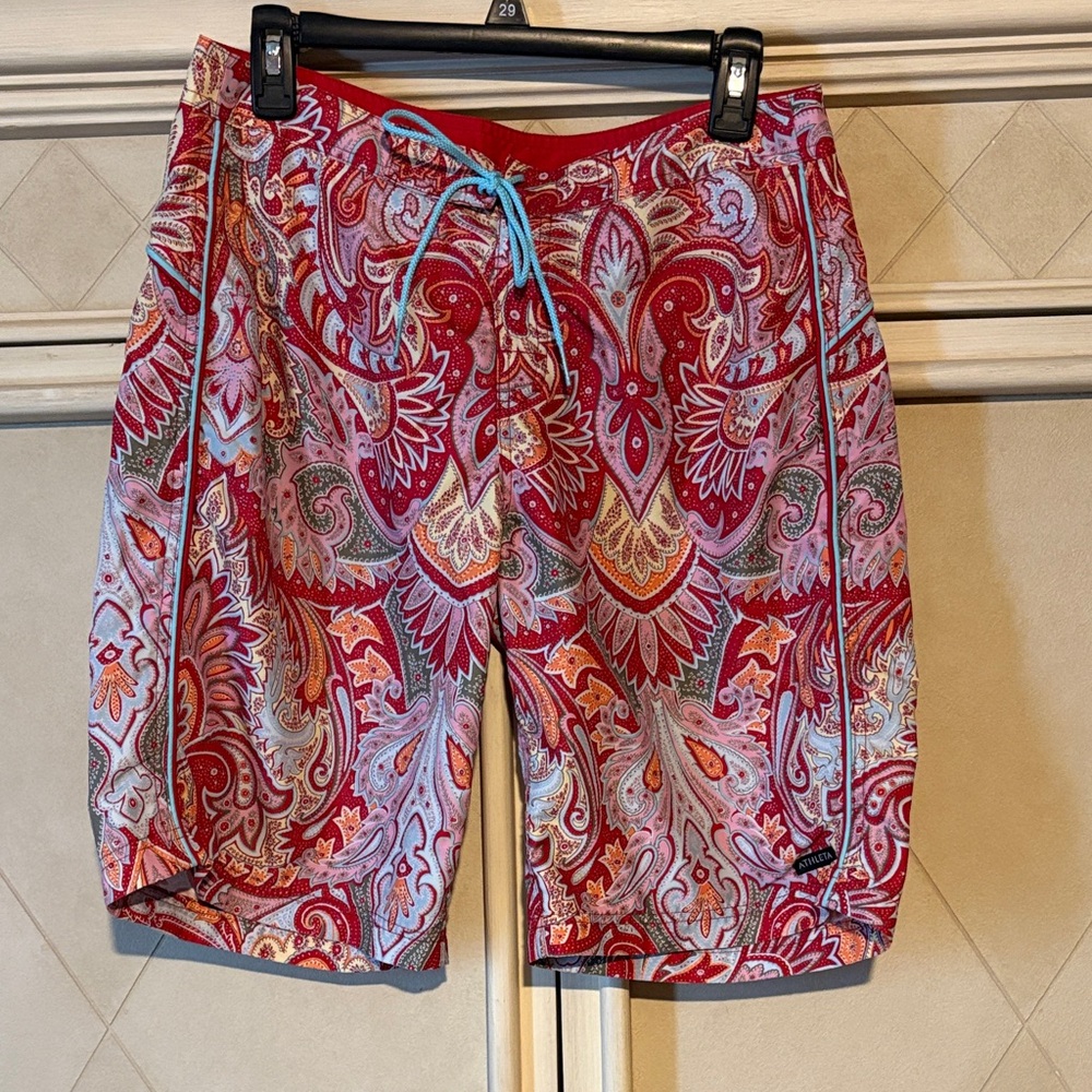 Athleta Red Paisley Women's Shorts